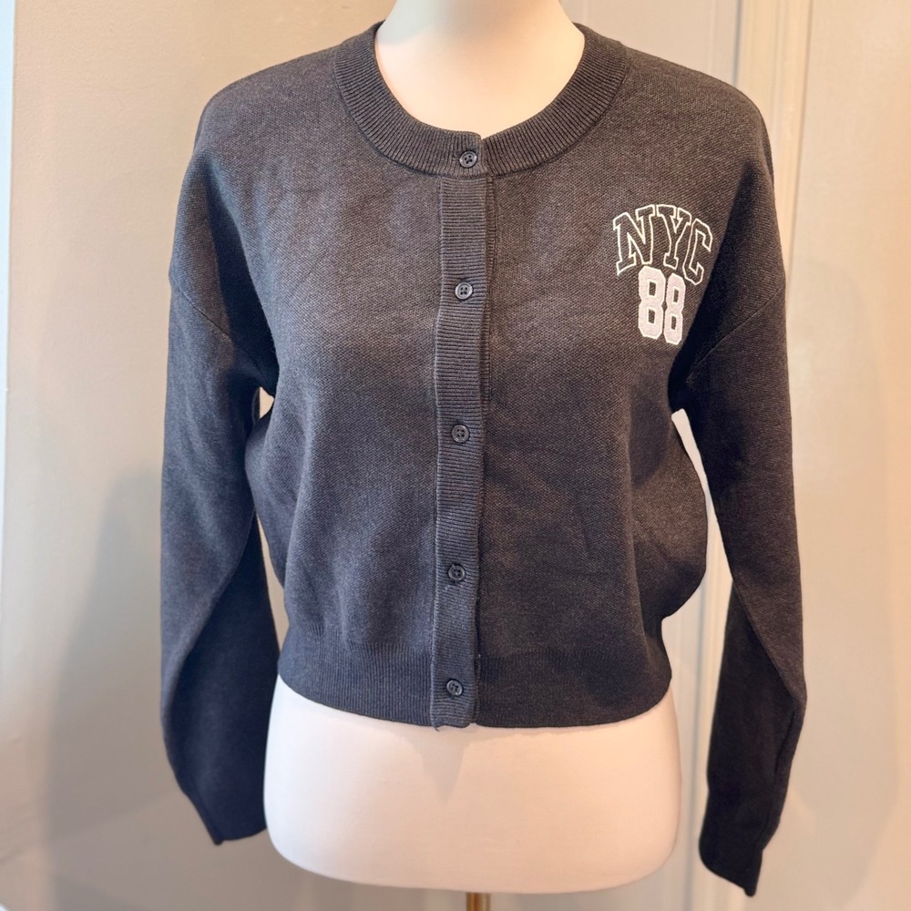 Grayson Threads Gray NYC 88 Bear Graphic Cardigan Sweater Preppy | Size M NWT